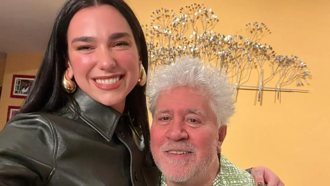 Dua Lipa pasa 24 horas en Madrid en compañía de Pedro Almodóvar Dua Lipa pasa 24 horas en Madrid en compañía de Pedro Almodóvar