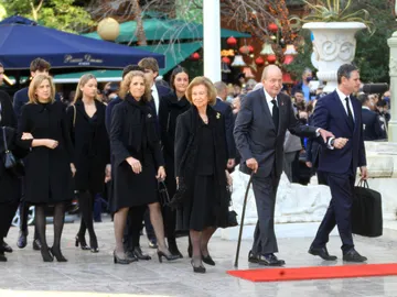 La familia real en el funeral de Constantino La familia real en el funeral de Constantino