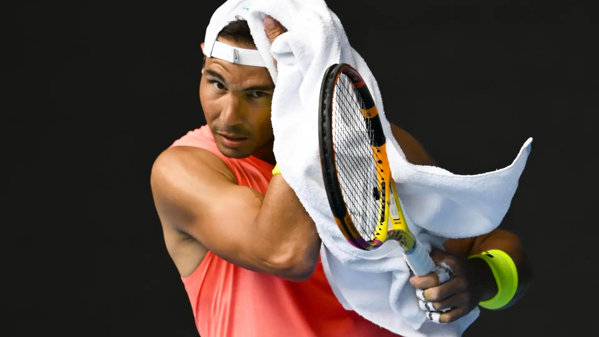 Rafa Nadal, calentando en el Open de Australia Rafa Nadal, calentando en el Open de Australia