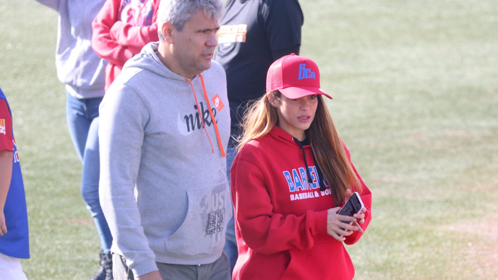 Así de deteriorada está por el temporal la bruja que Shakira puso mirando hacia casa de los padres de Piqué