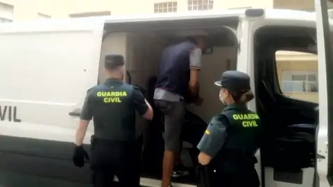 Cuatro detenidos por abusar sexualmente de dos menores en una casa okupada de Gandía Cuatro detenidos por abusar sexualmente de dos menores en una casa okupada de Gandía