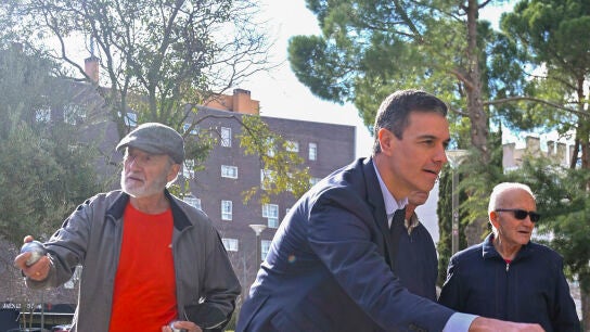 Pedro S&aacute;nchez con los pensionistas 