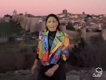 Rosa López le canta a la muralla de Ávila Rosa López le canta a la muralla de Ávila