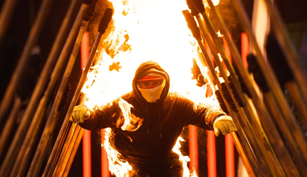 ¡Impresionante! Jorge Lorenzo se quema a lo bonzo en la ‘Antorcha humana’ en ‘El Desafío’