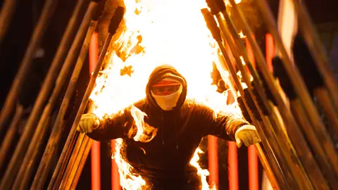 ¡Impresionante! Jorge Lorenzo se quema a lo bonzo en la ‘Antorcha humana’ en ‘El Desafío’ ¡Impresionante! Jorge Lorenzo se quema a lo bonzo en la ‘Antorcha humana’ en ‘El Desafío’