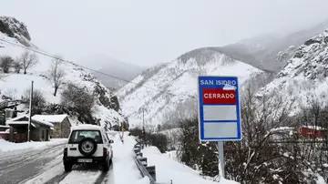 Temporal de frío polar y nieve en España: última hora de la borrasca, carreteras cortadas e incidencias, en directo
