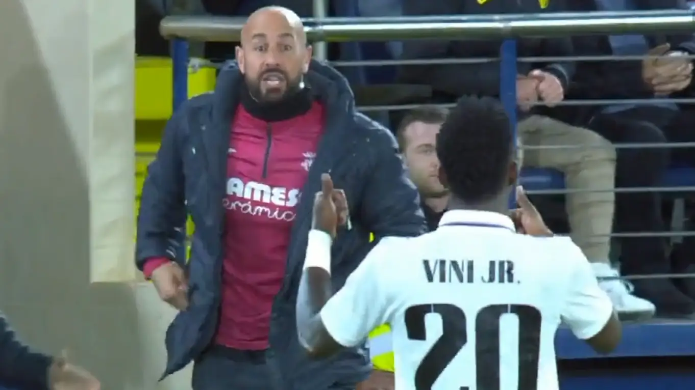 Enganchón de Reina con Vinícius Enganchón de Reina con Vinícius
