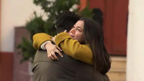 ¡Ceylin vuelve a ser libre!: ¡La abogada sale de la cárcel y se reencuentra con Ilgaz! ¡Ceylin vuelve a ser libre!: ¡La abogada sale de la cárcel y se reencuentra con Ilgaz!