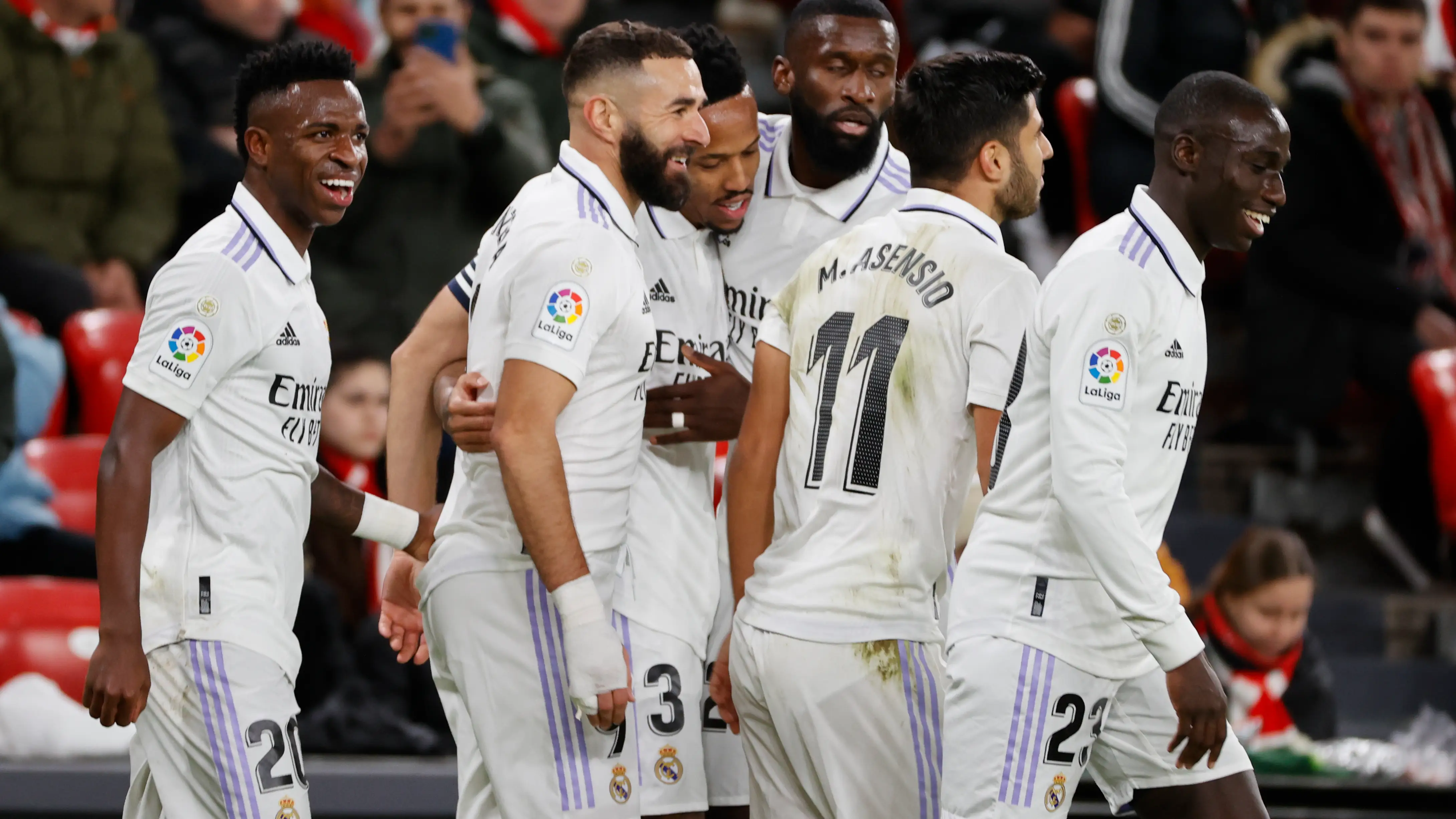 El Real Madrid celebra el gol de Benzema ante el Athletic El Real Madrid celebra el gol de Benzema ante el Athletic