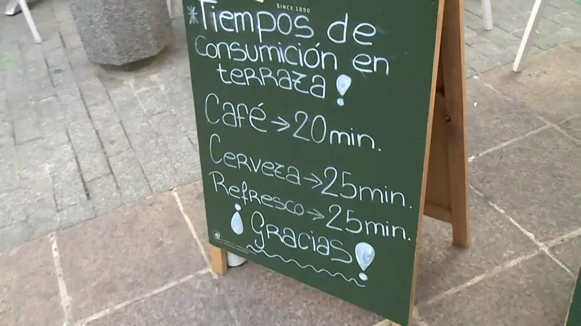 Tarifas en consumiciones para estar en la terraza de un bar valenciano Tarifas en consumiciones para estar en la terraza de un bar valenciano
