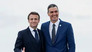 Los presidentes Pedro Sánchez y Emmanuel Macron