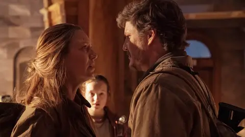 Anna Torv, Bella Ramsey y Pedro Pascal en 'The Last of Us' Anna Torv, Bella Ramsey y Pedro Pascal en 'The Last of Us'