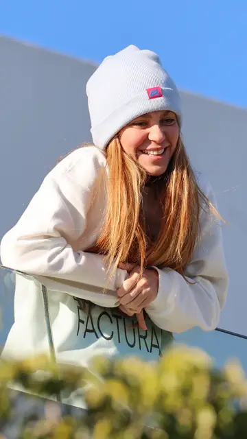 Shakira saluda a sus fans Shakira saluda a sus fans