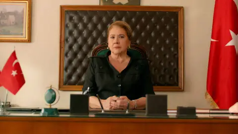 Lütfiye se convierte en la alcaldesa de Çukurova tras la muerte del alcalde Lütfiye se convierte en la alcaldesa de Çukurova tras la muerte del alcalde