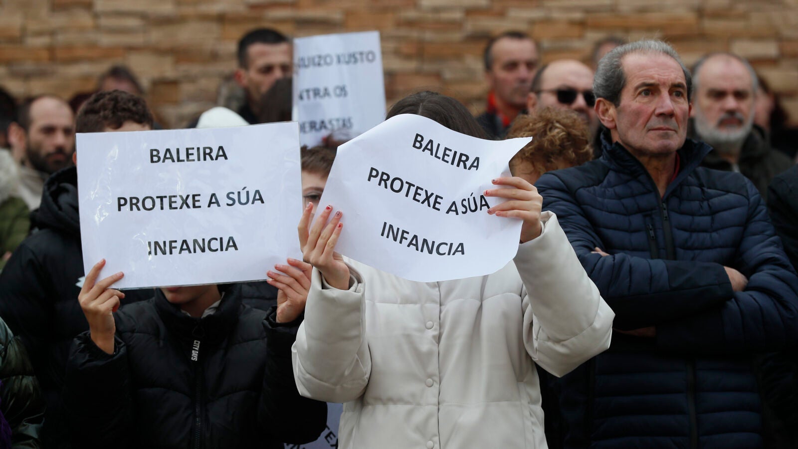 Reducen la pena a tres acusados de violar a una menor cuando tenía entre 7 y 13 años en Baleira, Lugo