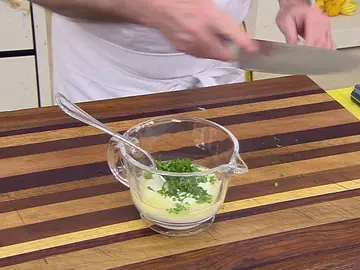 Salsa casera de yogur: el truco de Arguiñano para hacerla en 2 minutos Salsa casera de yogur: el truco de Arguiñano para hacerla en 2 minutos