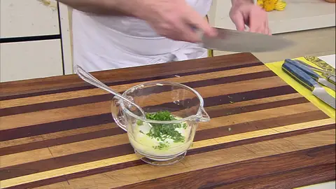 Salsa casera de yogur: el truco de Arguiñano para hacerla en 2 minutos Salsa casera de yogur: el truco de Arguiñano para hacerla en 2 minutos