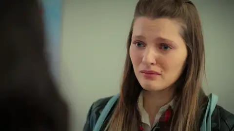 Suzan le cuenta la verdad a Süsen delante de Harika: “Ella robó tu pulsera” Suzan le cuenta la verdad a Süsen delante de Harika: “Ella robó tu pulsera”