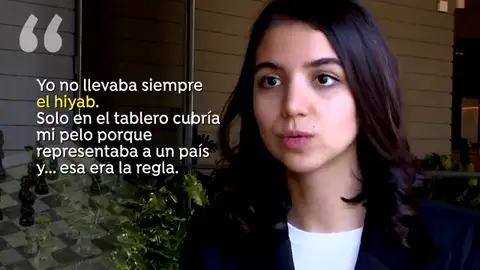 La ajedrecista Sara Khadem habla con Antena 3 Deportes: "Decidí no llevar el hiyab porque no me sentía bien" La ajedrecista Sara Khadem habla con Antena 3 Deportes: "Decidí no llevar el hiyab porque no me sentía bien"