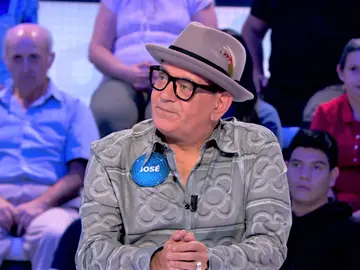 La historia de la camisa de José Corbacho en ‘Pasapalabra’: “Es la flor de Barcelona”. La historia de la camisa de José Corbacho en ‘Pasapalabra’: “Es la flor de Barcelona”.