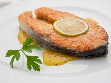 Receta rápida de salmón con salsa de cítricos, mostaza y miel, de Karlos Arguiñano