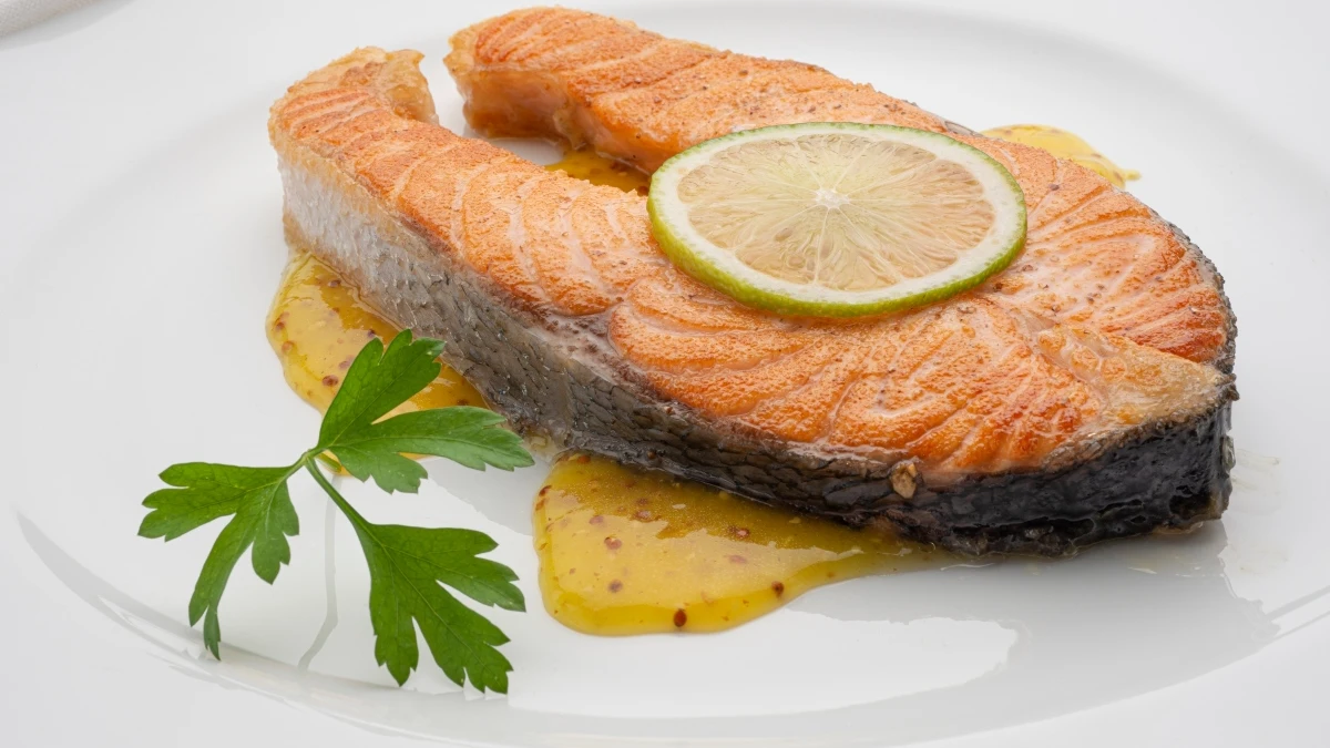 Receta rápida de salmón con salsa de cítricos, mostaza y miel, de Karlos Arguiñano Receta rápida de salmón con salsa de cítricos, mostaza y miel, de Karlos Arguiñano