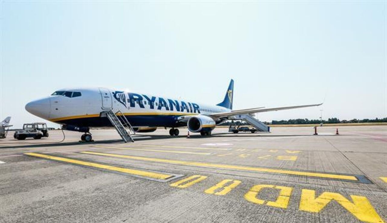 Imagen de archivo de un avión de Ryanair parado en la pista de aterrizaje en Bélgica