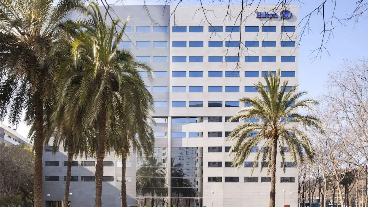 Fachada del hotel Hilton de Barcelona Fachada del hotel Hilton de Barcelona