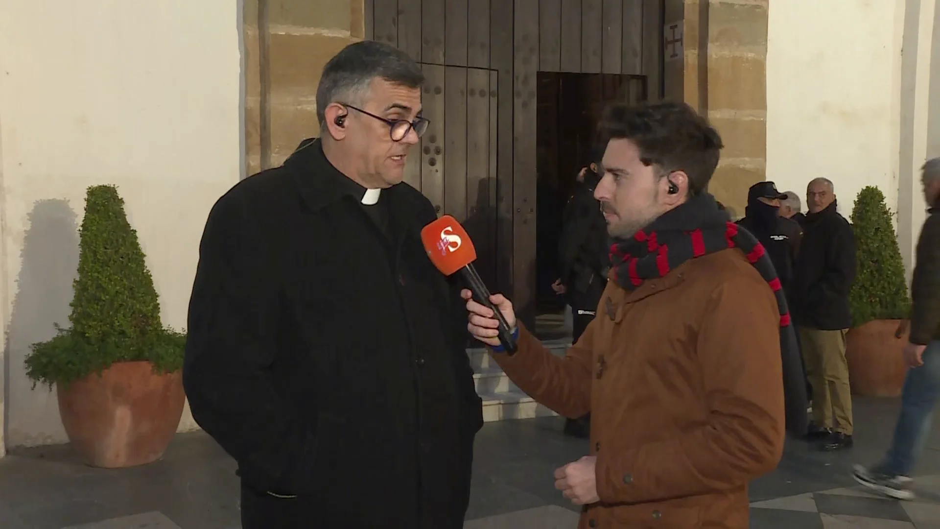 El p&aacute;rroco de la iglesia donde se ha producido el ataque terrorista: "Si yo estoy vivo es porque Diego ha muerto"