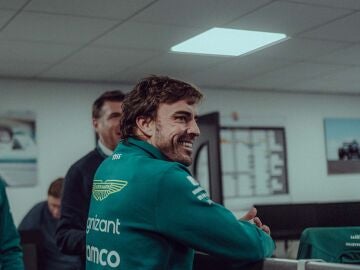 Fernando Alonso, en la nueva fábrica de Aston Martin