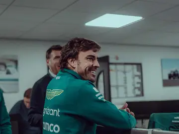 Fernando Alonso, en la nueva fábrica de Aston Martin