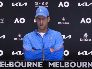 Djokovic defiende a su padre: "Se pensaba que era la bandera de Serbia" Djokovic defiende a su padre: "Se pensaba que era la bandera de Serbia"