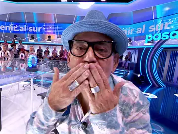 José Corbacho hasta pierde el sombrero por Raffaella Carrà porque ‘Hay que venir al sur’ José Corbacho hasta pierde el sombrero por Raffaella Carrà porque ‘Hay que venir al sur’