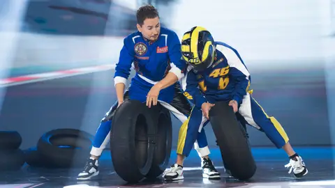 El doble de Valentino Rossi boicotea el baile de Jorge Lorenzo en ‘El Desafío’ El doble de Valentino Rossi boicotea el baile de Jorge Lorenzo en ‘El Desafío’