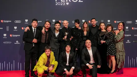 El equipo de 'La Ruta' con los premios Feroz El equipo de 'La Ruta' con los premios Feroz