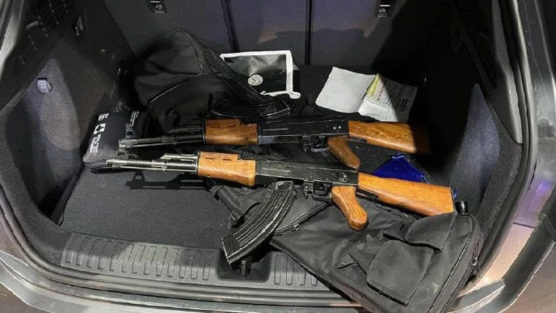 Interceptan dos AK-47 en Girona en un coche con matrícula francesa