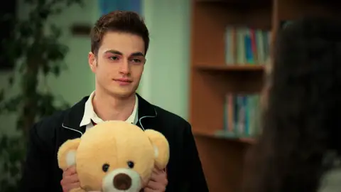 Berk intenta reconquistar a Aybike, pero ella no puede perdonarlo: "No quería arrepentirme de no haberlo intentado” Berk intenta reconquistar a Aybike, pero ella no puede perdonarlo: "No quería arrepentirme de no haberlo intentado”