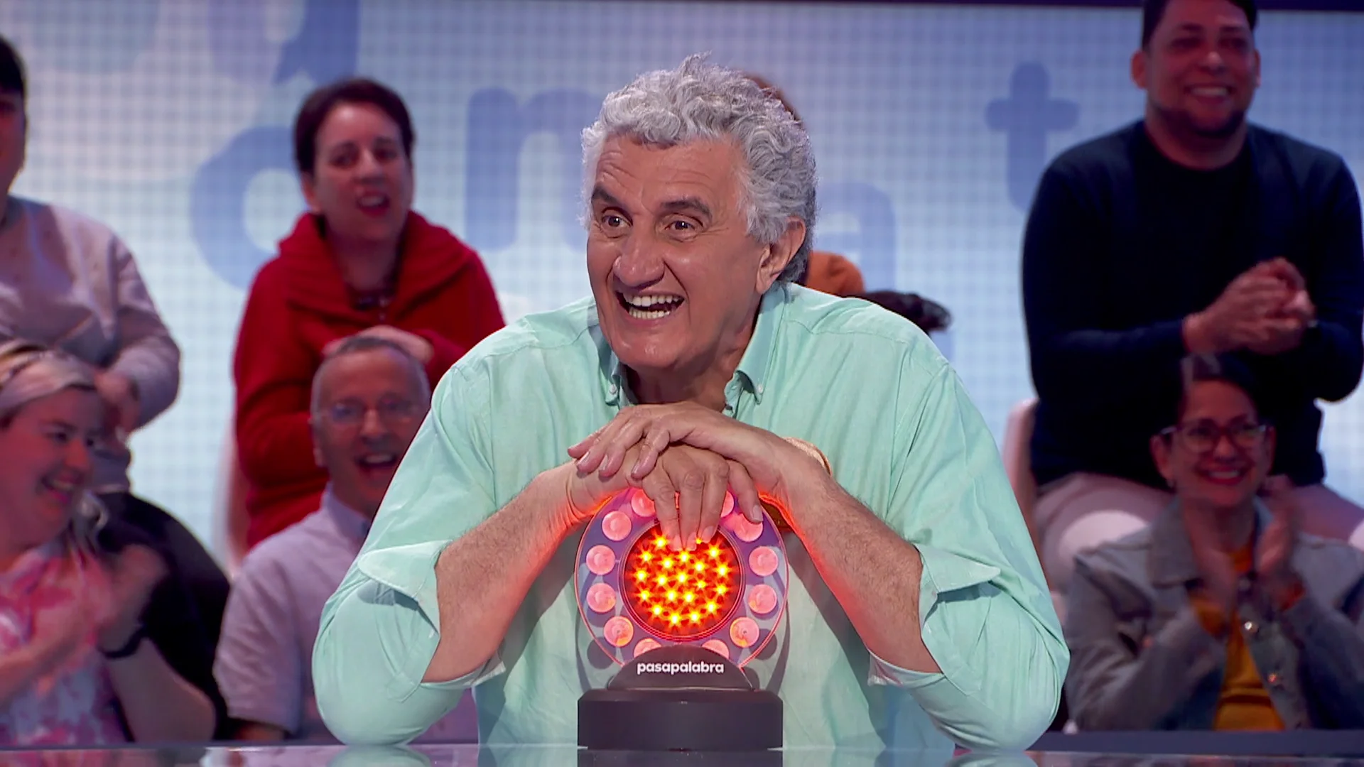 La despampanante voz de Fernando Romay que desconcierta a Roberto Leal: “¿Estás bien?” La despampanante voz de Fernando Romay que desconcierta a Roberto Leal: “¿Estás bien?”