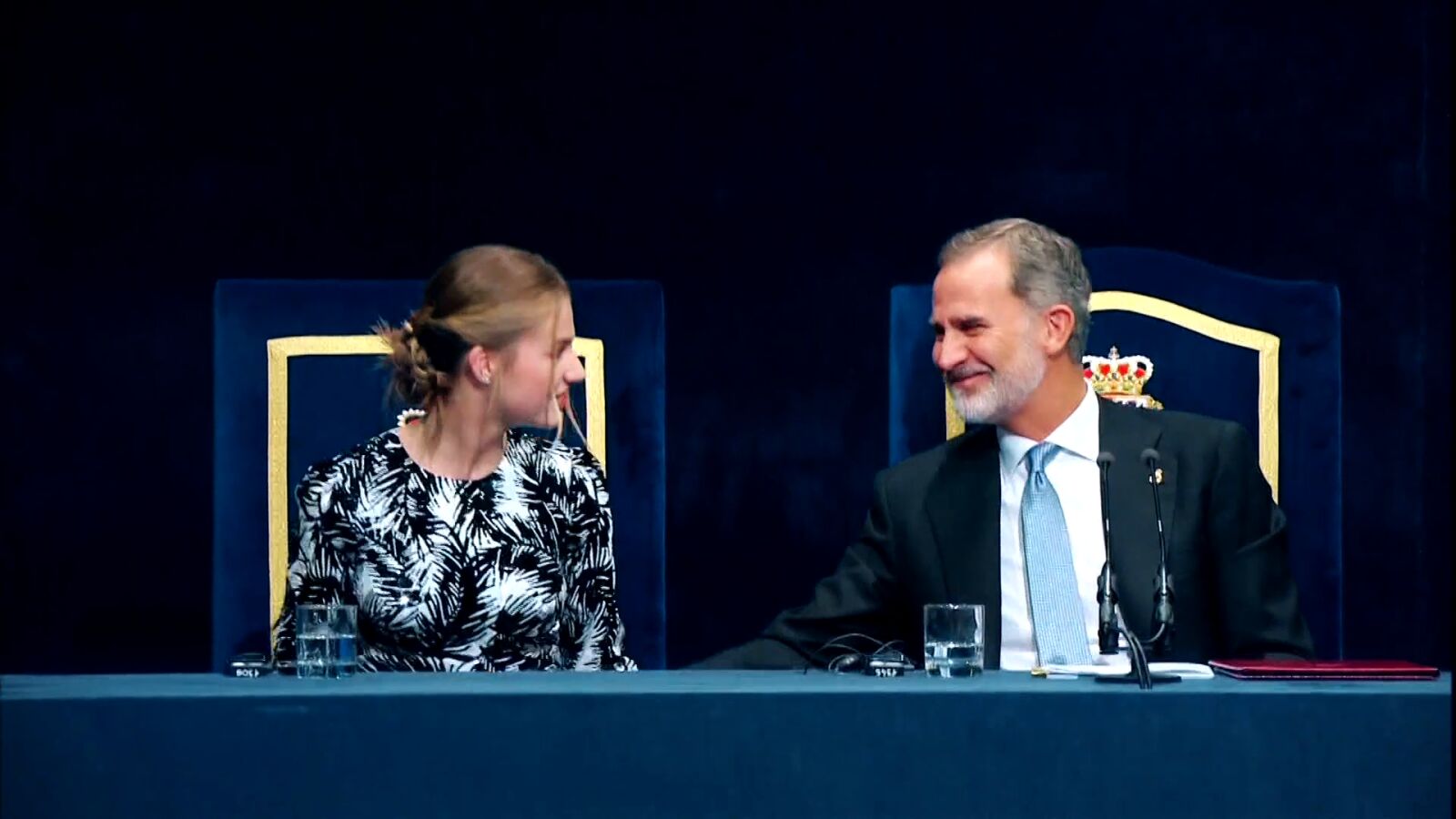 Leonor sorprende al rey Felipe VI con un viaje exprés a Madrid para celebrar su cumpleaños