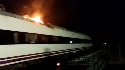 Arde un tren en el trayecto Barcelona-Cádiz Arde un tren en el trayecto Barcelona-Cádiz