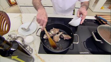 Incorpora las mollejas y cocina todo