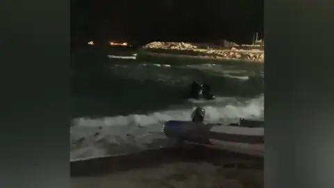 Agreden a pedradas a dos funcionarios de Aduanas Agreden a pedradas a dos funcionarios de Aduanas