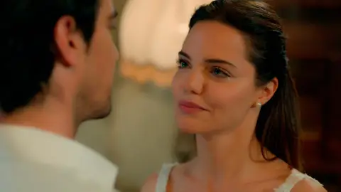 Züleyha y Hakan pasan su primera noche juntos: “Te amo para siempre” Züleyha y Hakan pasan su primera noche juntos: “Te amo para siempre”