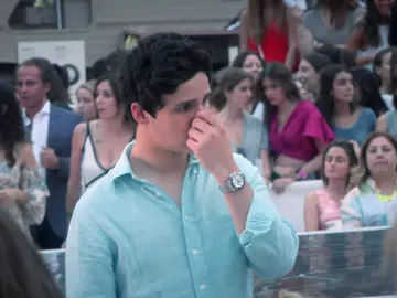 Froilán vuelve a España después de 10 días en Abu Dabi y retoma su actividad en el ocio nocturno Froilán vuelve a España después de 10 días en Abu Dabi y retoma su actividad en el ocio nocturno