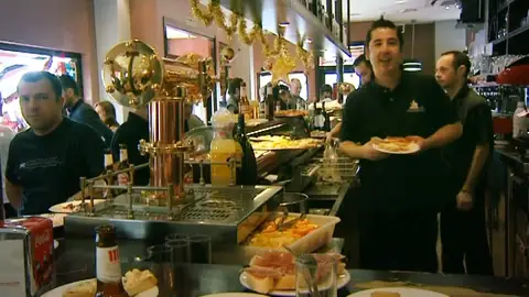 La exdueña de un bar se chiva de la infidelidad de su trabajador porque no le caía bien y la detienen La exdueña de un bar se chiva de la infidelidad de su trabajador porque no le caía bien y la detienen