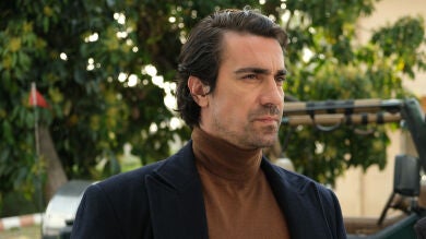 Avance semanal de 'Tierra Amarga': Un enemigo del pasado de Hakan vuelve a Çukurova para vengarse de él...¡Su familia en peligro!