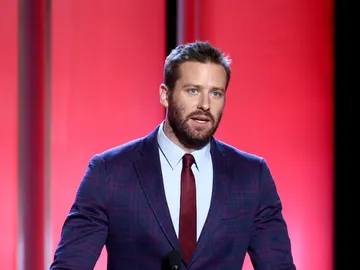 Armie Hammer en un discurso Armie Hammer en un discurso