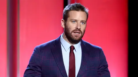 Armie Hammer en un discurso Armie Hammer en un discurso