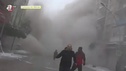 Pánico y desconcierto de la población turca tras el terremoto Pánico y desconcierto de la población turca tras el terremoto