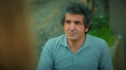 Aybike, muy preocupada, al creer que su padre estaba pidiendo limosna: "Me he asustado. Pensé que estabas herido" Aybike, muy preocupada, al creer que su padre estaba pidiendo limosna: "Me he asustado. Pensé que estabas herido"